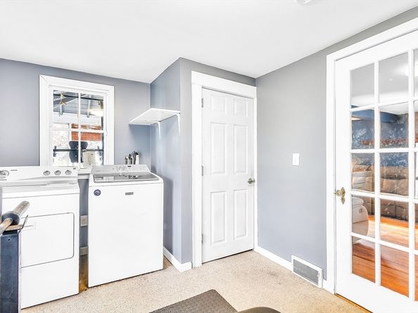 31 Park Ave, Leominster MA 01453