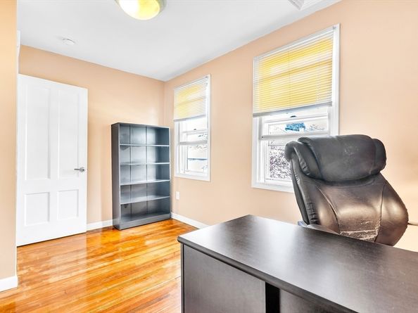 31 Park Ave, Leominster MA 01453