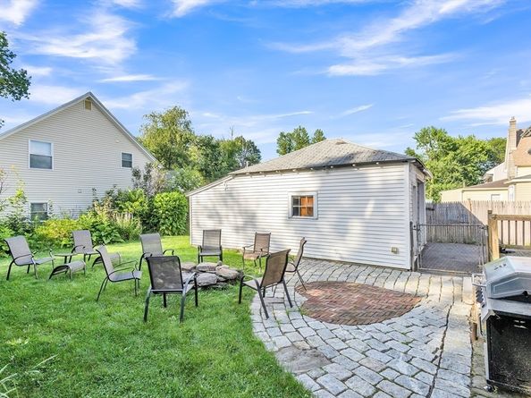 31 Park Ave, Leominster MA 01453
