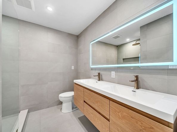 935 Washington St 8, Newton MA 02460