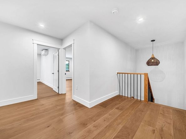 935 Washington St 8, Newton MA 02460