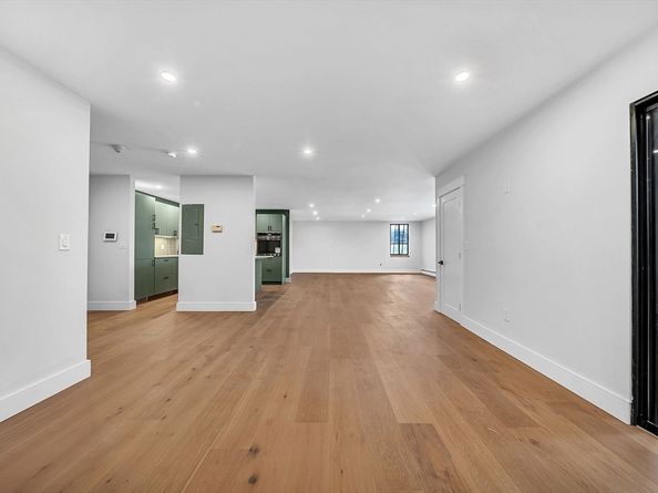 935 Washington St 8, Newton MA 02460