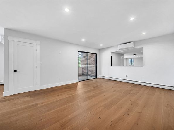 935 Washington St 8, Newton MA 02460