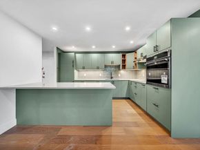 935 Washington St 8, Newton MA 02460