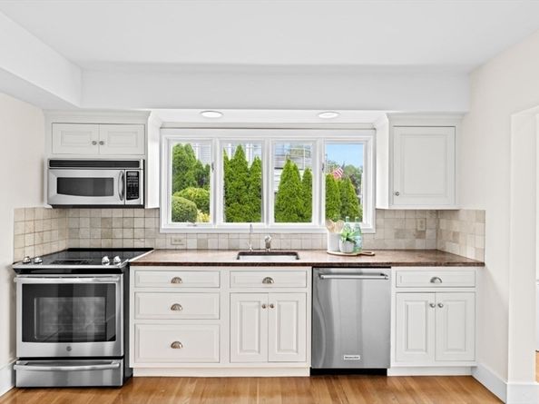 56 Margin St, Cohasset MA 02025