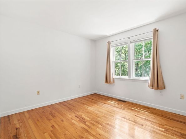 5 South Commons D, Lincoln MA 01773