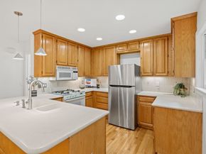 5 South Commons D, Lincoln MA 01773
