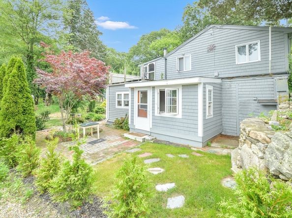 13 Atwood Street, Kingston MA 02364