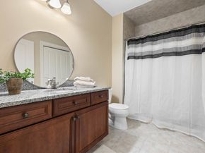 12 Russell Rd 405, Wellesley MA 02482