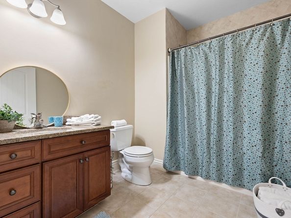 12 Russell Rd 405, Wellesley MA 02482