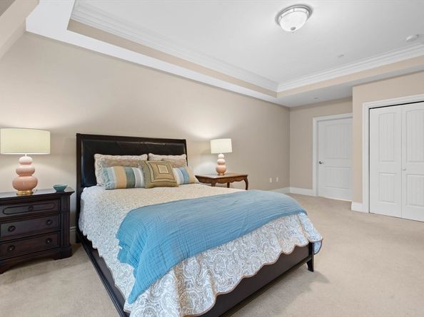12 Russell Rd 405, Wellesley MA 02482