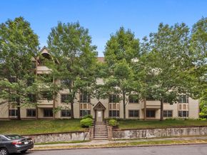 12 Russell Rd 405, Wellesley MA 02482