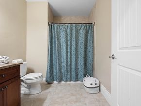 12 Russell Rd 405, Wellesley MA 02482