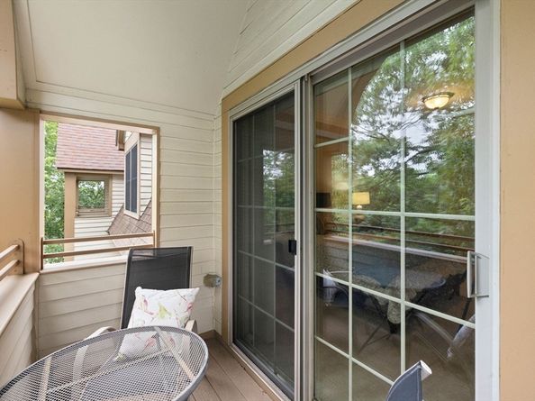 12 Russell Rd 405, Wellesley MA 02482