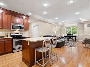 12 Russell Rd 405, Wellesley MA 02482