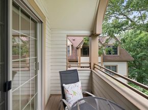 12 Russell Rd 405, Wellesley MA 02482