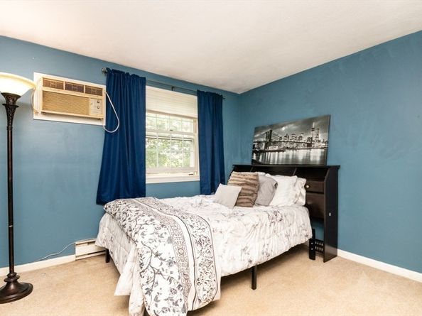 42 Queensboro Ct 42, Norwood MA 02062