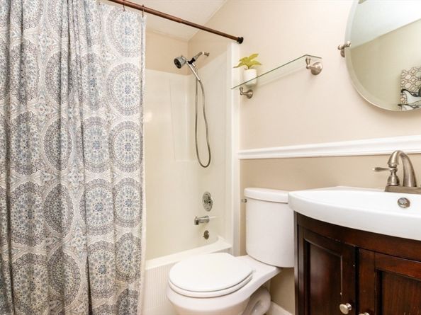 42 Queensboro Ct 42, Norwood MA 02062
