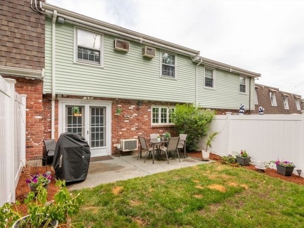 42 Queensboro Ct 42, Norwood MA 02062