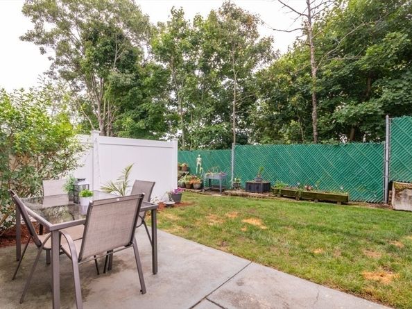 42 Queensboro Ct 42, Norwood MA 02062