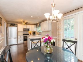 42 Queensboro Ct 42, Norwood MA 02062