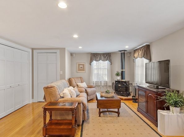 13 Washington Street, North Reading MA 01864