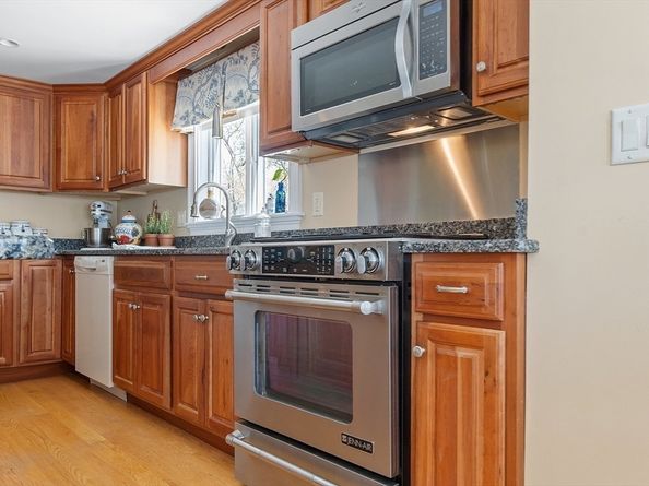 13 Washington Street, North Reading MA 01864