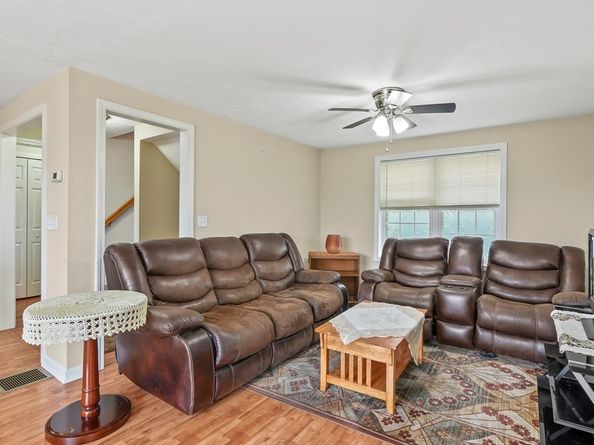 28 Bittersweet Boulevard, Worcester MA 01607
