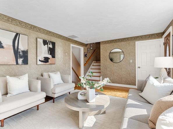22 Carleton Rd, Tewksbury MA 01876