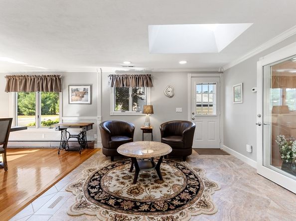 22 Carleton Rd, Tewksbury MA 01876