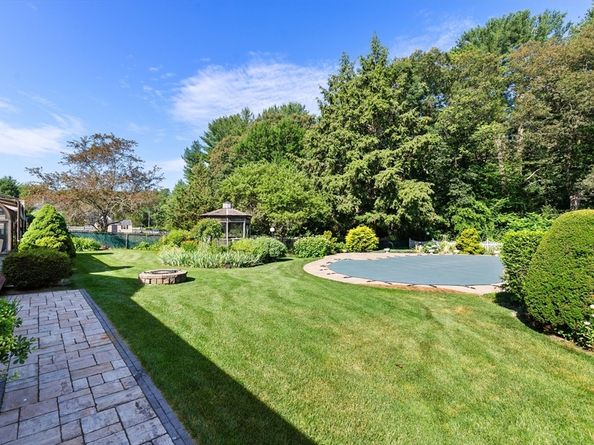 22 Carleton Rd, Tewksbury MA 01876