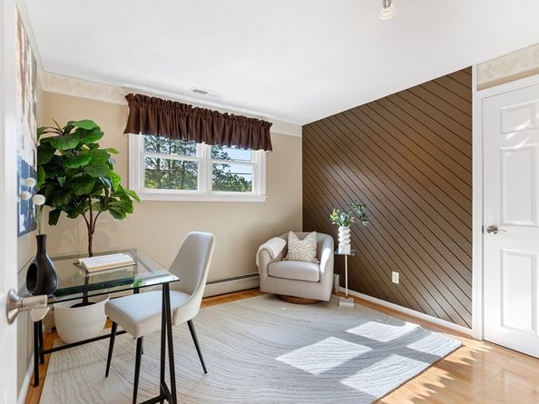 22 Carleton Rd, Tewksbury MA 01876