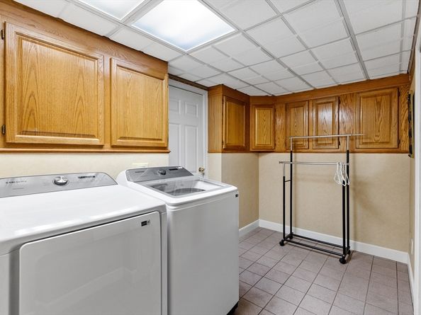 22 Carleton Rd, Tewksbury MA 01876
