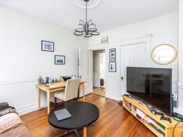 55 South St 3, Boston MA 02130