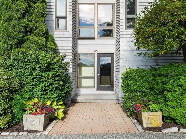 55 Brackett Place B, Marblehead MA 01945