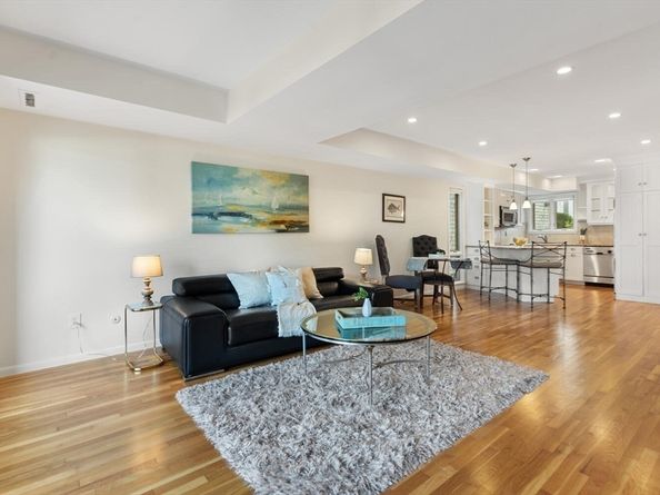 55 Brackett Place B, Marblehead MA 01945
