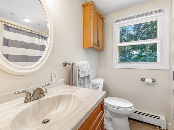 2 Victor Ave, Leicester MA 01524