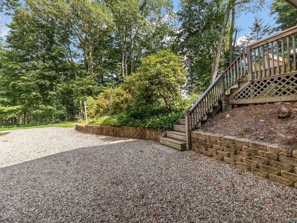 2 Victor Ave, Leicester MA 01524