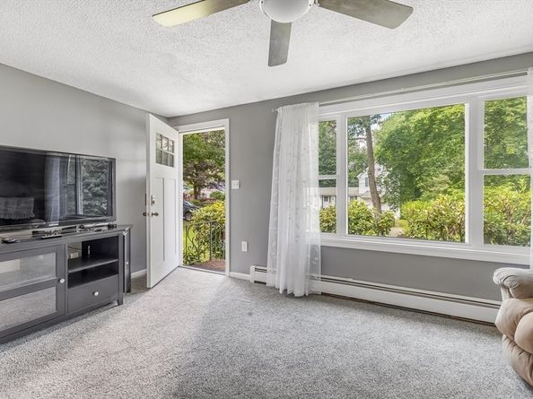 2 Victor Ave, Leicester MA 01524