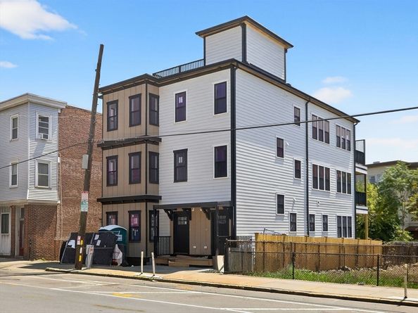 192 Washington Street C, Somerville MA 02143