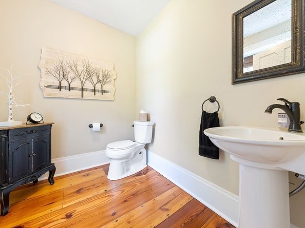 111 Providence St., Mendon MA 01756
