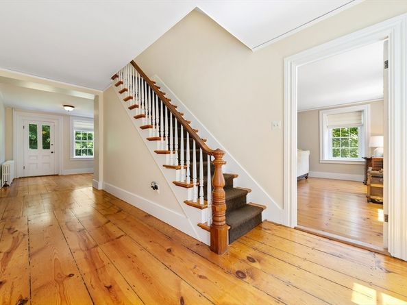 111 Providence St., Mendon MA 01756
