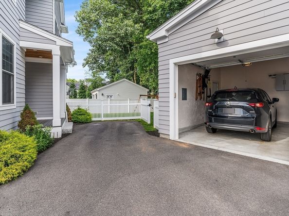 638 Webster St, Needham MA 02492