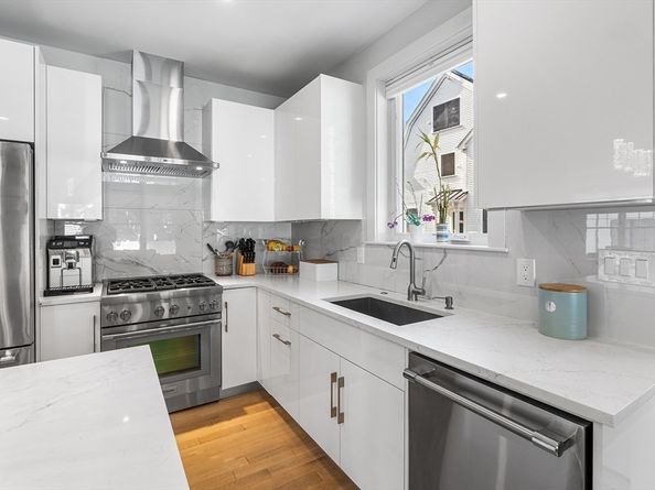 638 Webster St, Needham MA 02492
