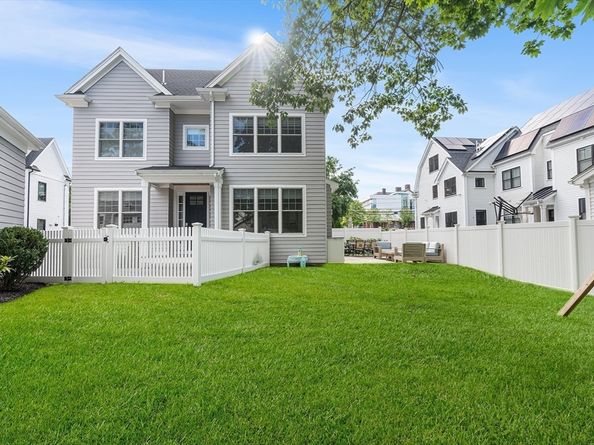 638 Webster St, Needham MA 02492