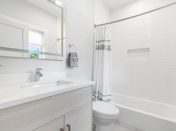 638 Webster St, Needham MA 02492