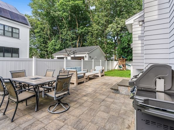 638 Webster St, Needham MA 02492