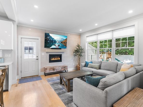 638 Webster St, Needham MA 02492