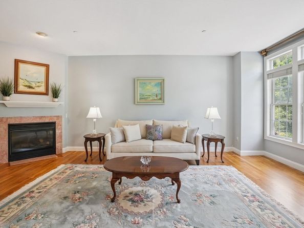 931 Lagrange St 931, Boston MA 02132