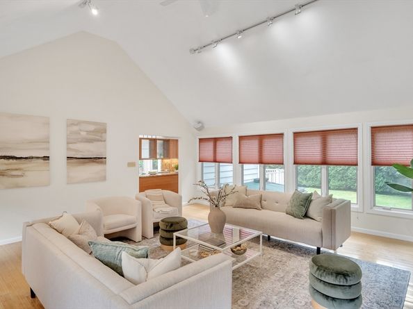829 Chestnut St, Newton MA 02468